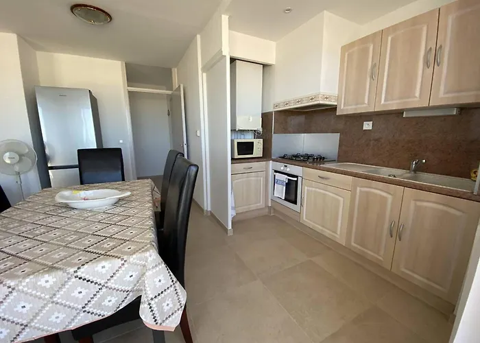 Апартаменты T3 Bord De Renove, Loggia, Parking Prive - Fr-1-696-129 *